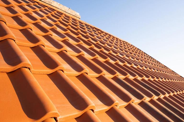 Pourquoi choisir une couverture en tuiles pour votre maison ?